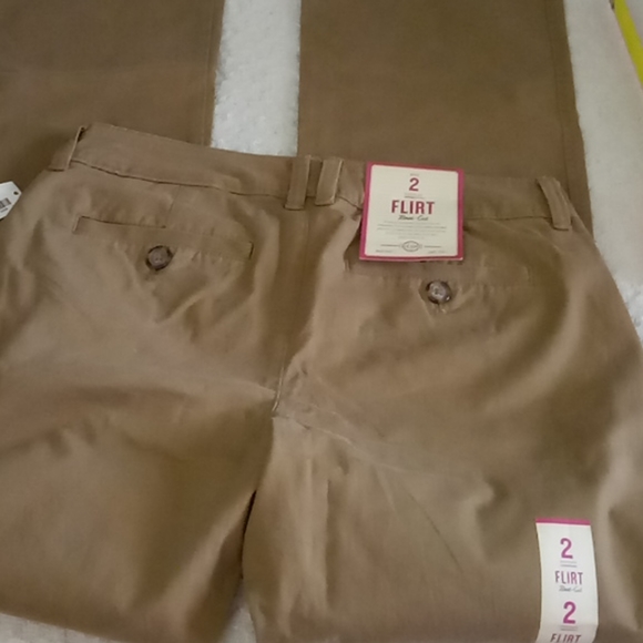 NWT Old Navy Flirt Boot-Cut Khakis Chinos Pants 2R - Picture 8 of 13